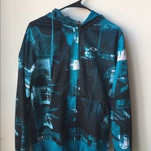 Oakley hoodie size M